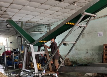 Băng Tải PVC Nâng Hạ 2 Cánh